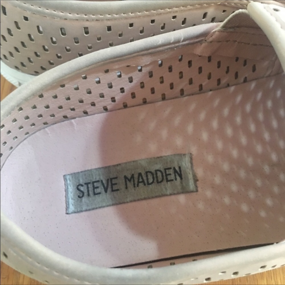 Steve madden laser cut slip on’s - Picture 6 of 7
